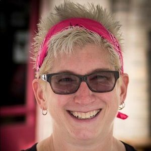 Meet your Posher, Denise